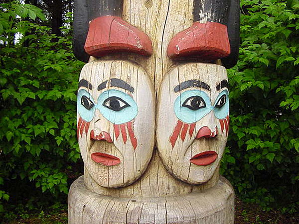 totem pole heads